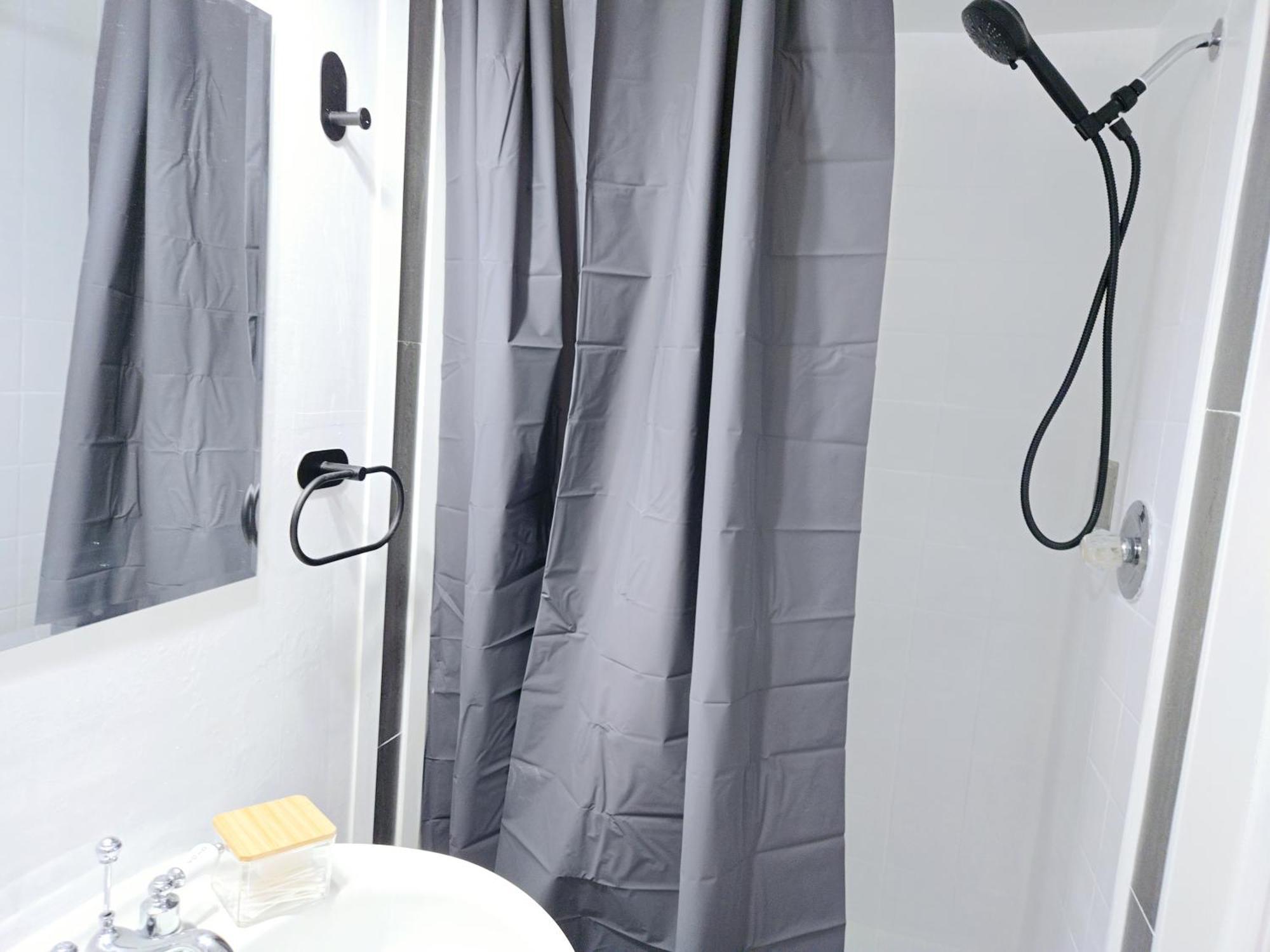 Lovely Cozy Room! With Attached Private Bath In The Heart Of Vancouver! Private Parking & Self Check-In! Luaran gambar
