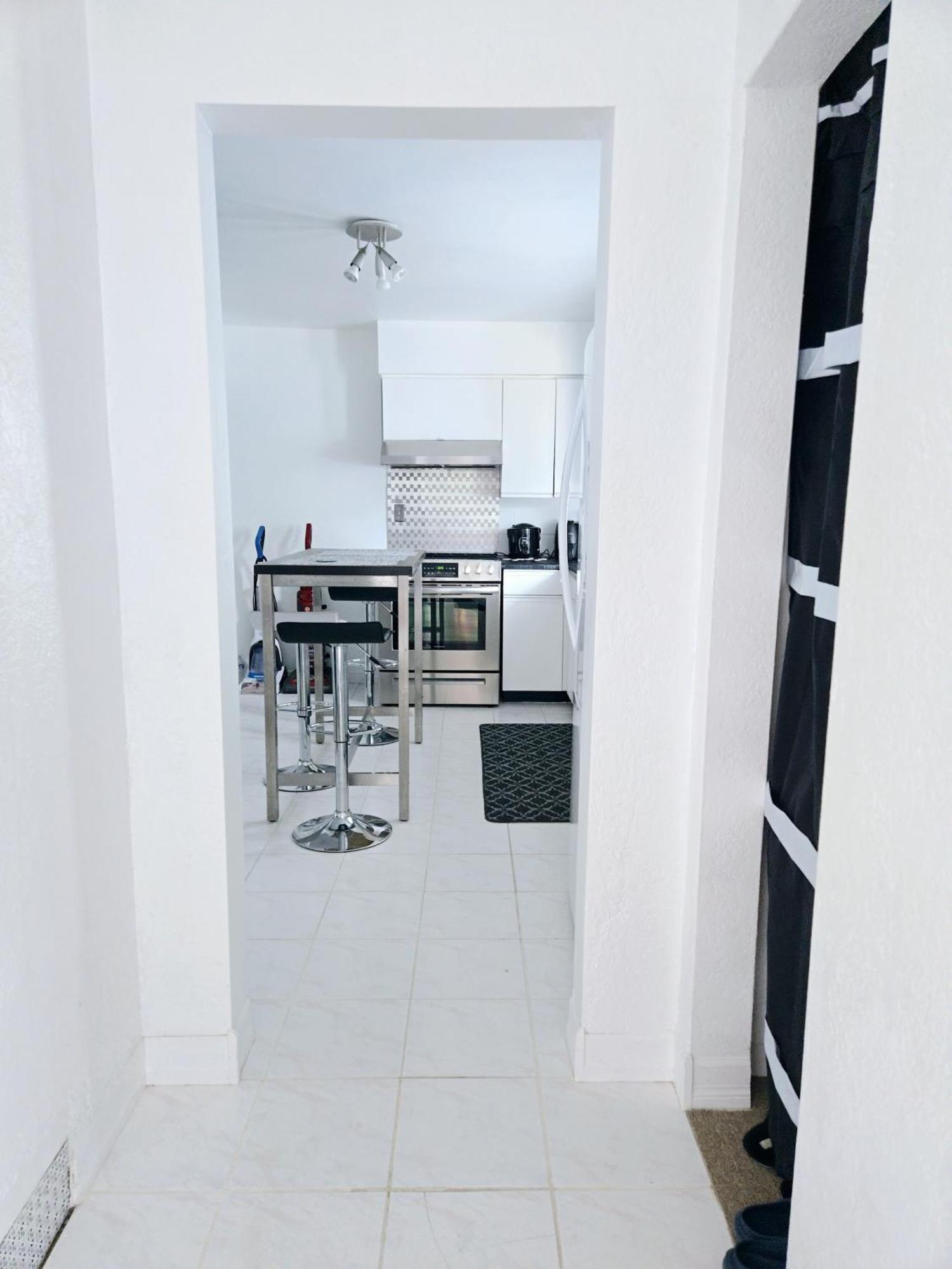 Lovely Cozy Room! With Attached Private Bath In The Heart Of Vancouver! Private Parking & Self Check-In! Luaran gambar