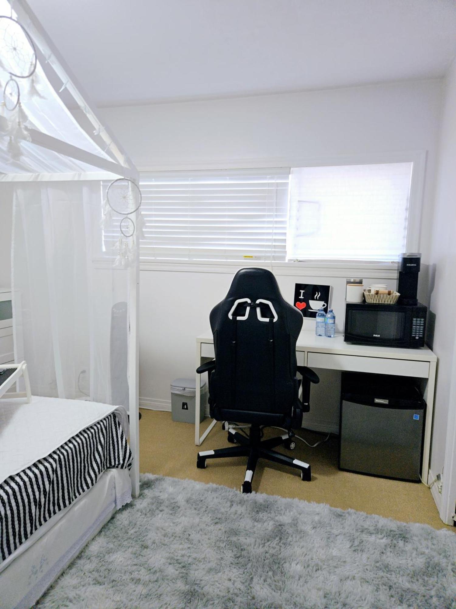Lovely Cozy Room! With Attached Private Bath In The Heart Of Vancouver! Private Parking & Self Check-In! Luaran gambar