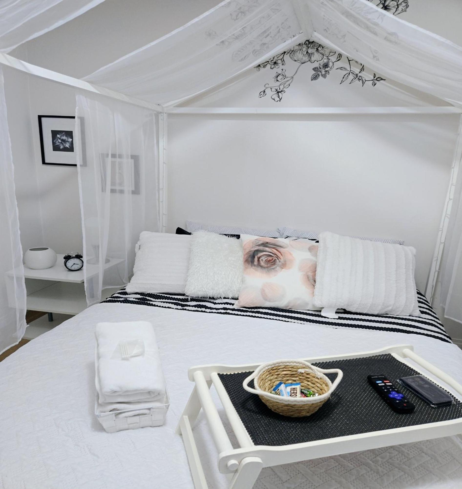 Lovely Cozy Room! With Attached Private Bath In The Heart Of Vancouver! Private Parking & Self Check-In! Luaran gambar